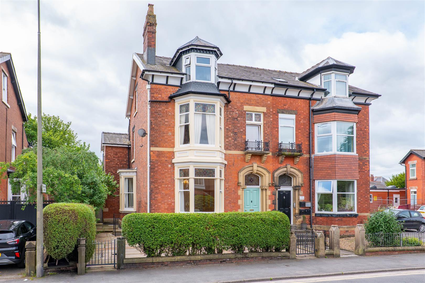 5 bed property in Southport Road, Chorley